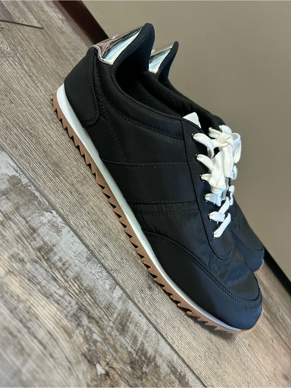 J. Crew Black & Silver Low-Top Athletic trainers Sneaker shoe
